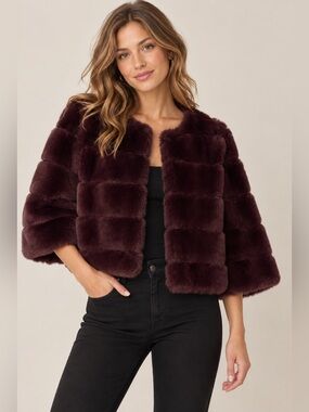 White House Black Market WHBM Women’s' Burgundy Faux Fur Jacket Cropped Coat
